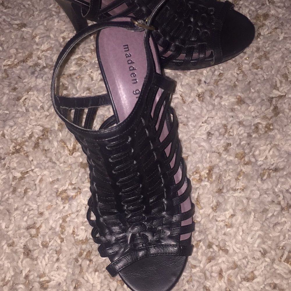 Black open toed heels - Picture 4 of 4